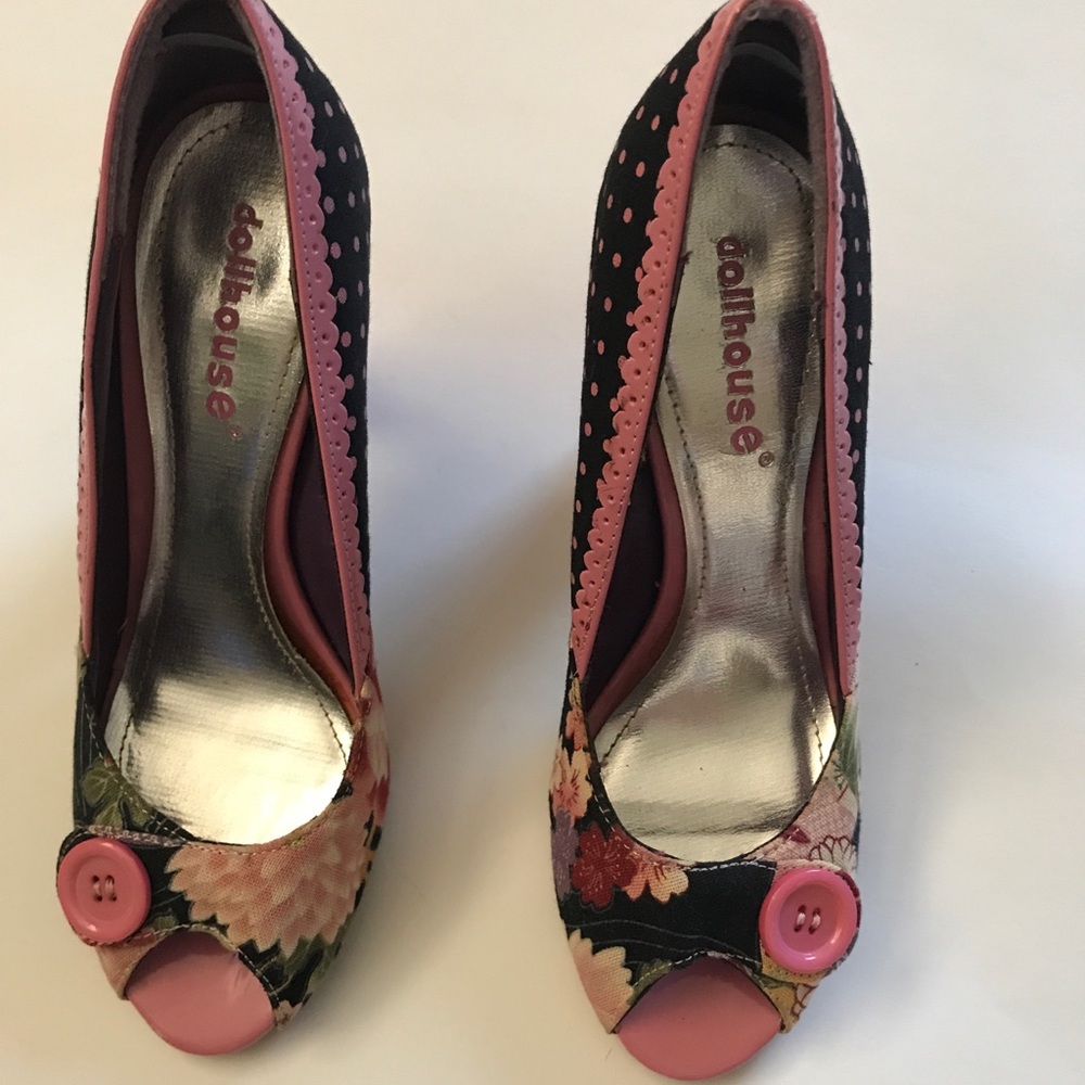 Dollhouse flower heels size 6